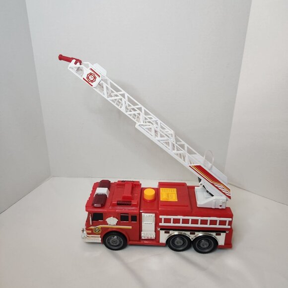 Red Plastic Fire Truck Toy With Extendable Ladder Lights & Sounds Battery Operat - Picture 2 of 6
